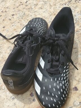 Adidas Mens Black Predator Athletic Shoe